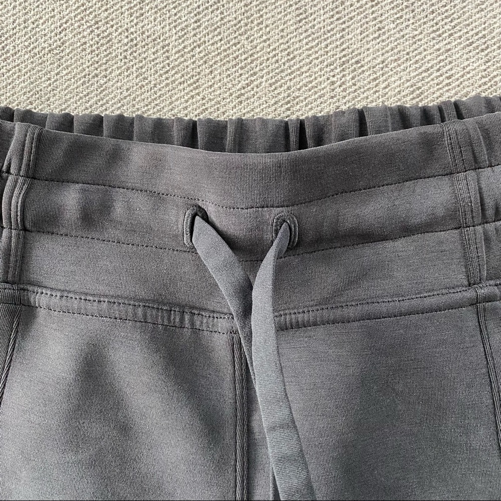 *SOLD* Soft Ambitions High Rise Short 4" - Picture 2 of 7